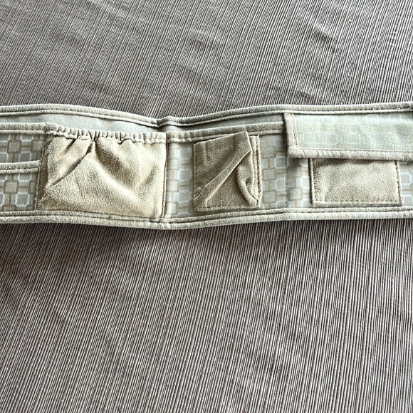 Purse organizer 26 X 4.5. Tan with 15 pockets. - Picture 3 of 4